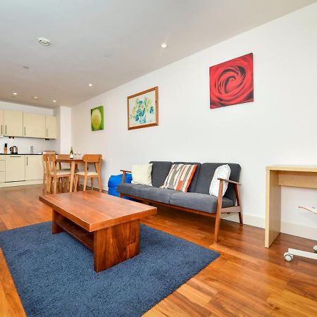 Pass The Keys Super Central Spacious 2 Bed Apartment With Parking คาร์ดิฟฟ์ ภายนอก รูปภาพ